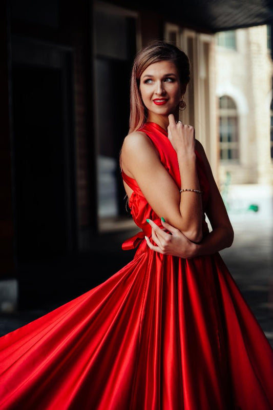 Satin-Ballkleider 2024: Zeitlose Eleganz trifft auf zeitgemäße Raffinesse - Dein Kleiderladen