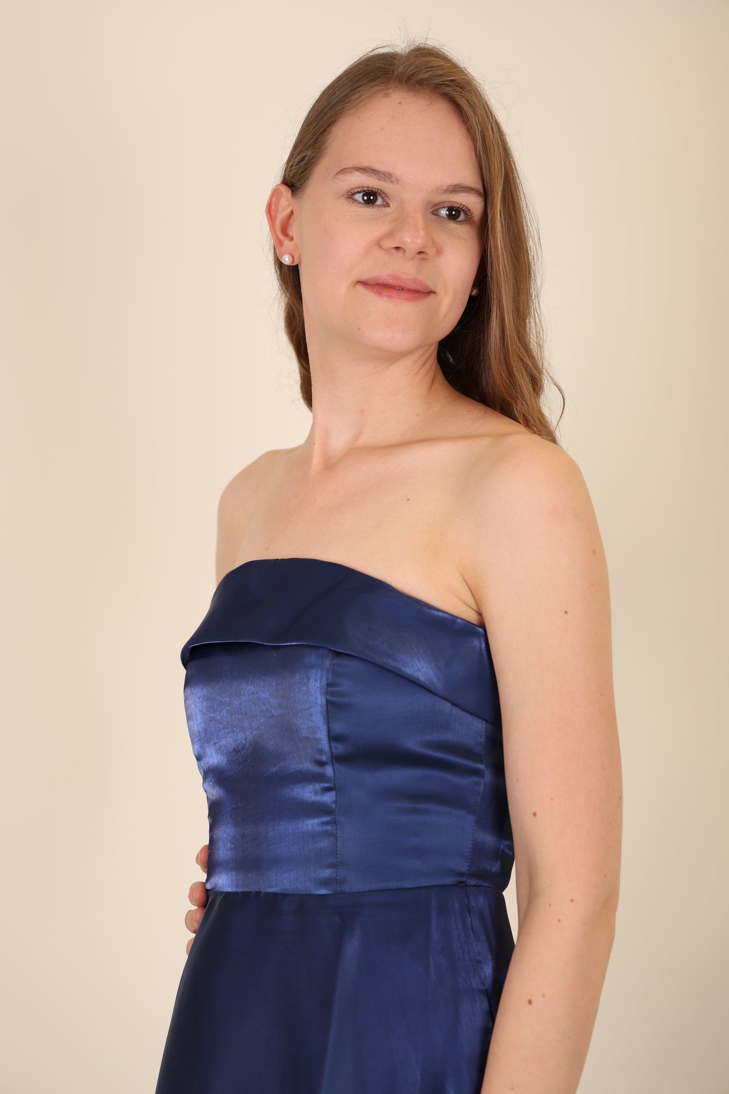 Trägerloses Abendkleid mit Rückenschnürung und Taschen, dunkelblau