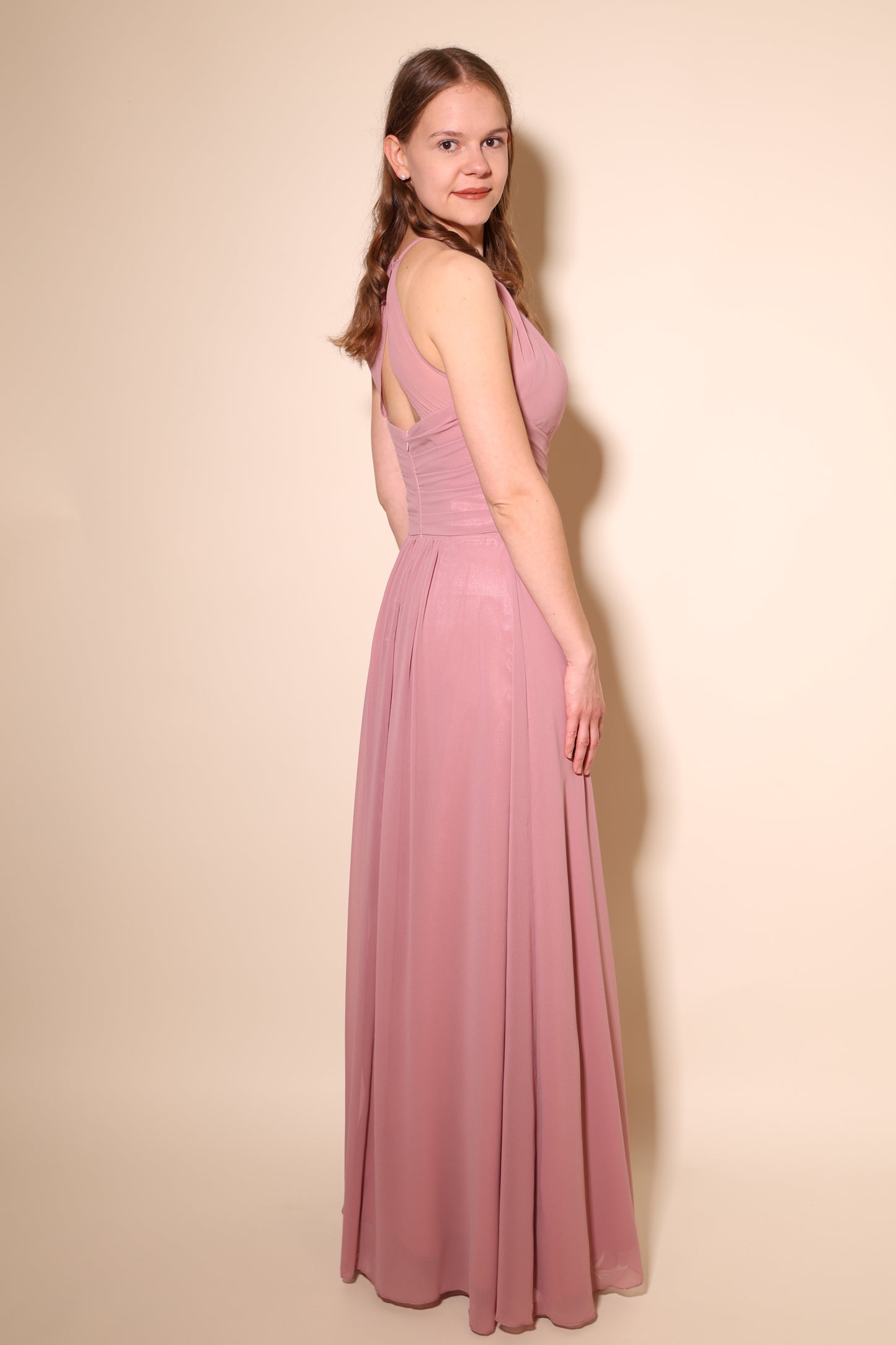 Ballkleid mit elegantem, hochgeschlossenem Ausschnitt, altrosa