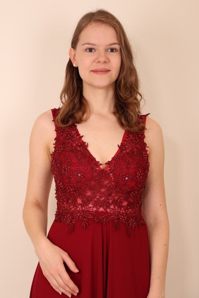 Abendkleid mit Rundrückenausschnitt, Spitze & Schlitz, dunkelrot - Dein Kleiderladen
