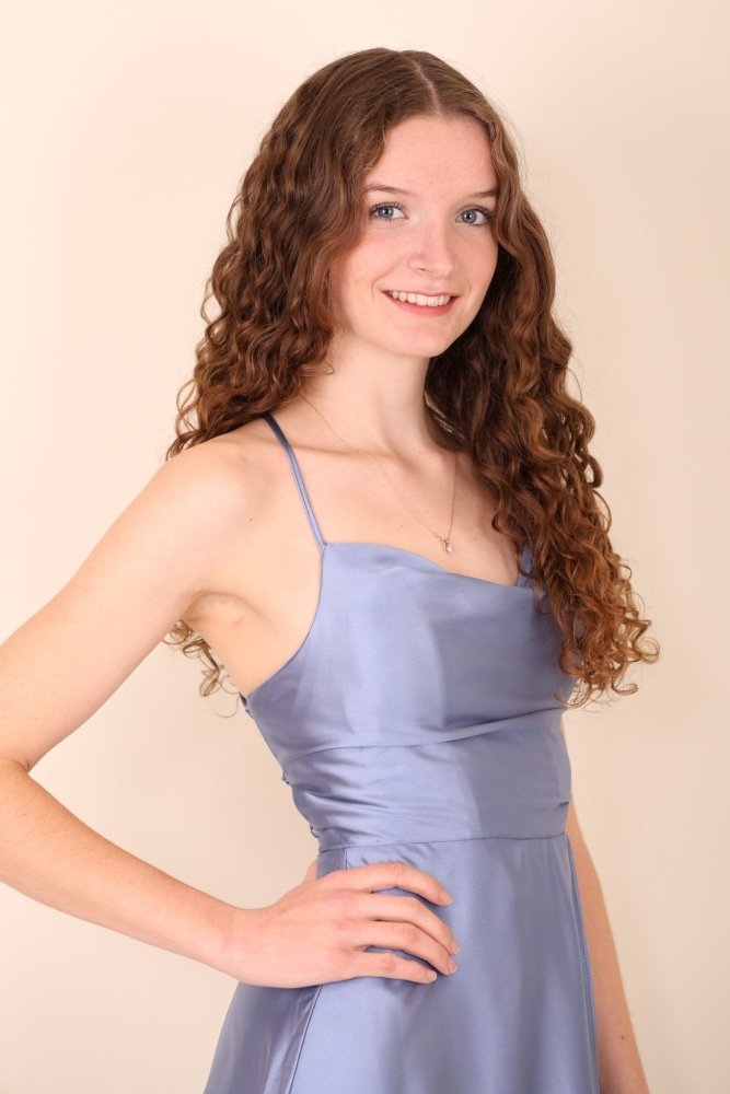 Ballkleid - Satin mit Schnürung, Schlitz und Wasserfallausschnitt, graublau - Dein Kleiderladen