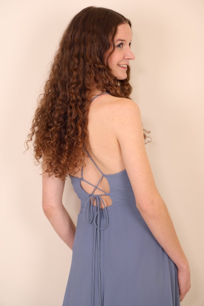 Chiffonkleid mit Schlitz und Schnürung, hellblau - Dein Kleiderladen