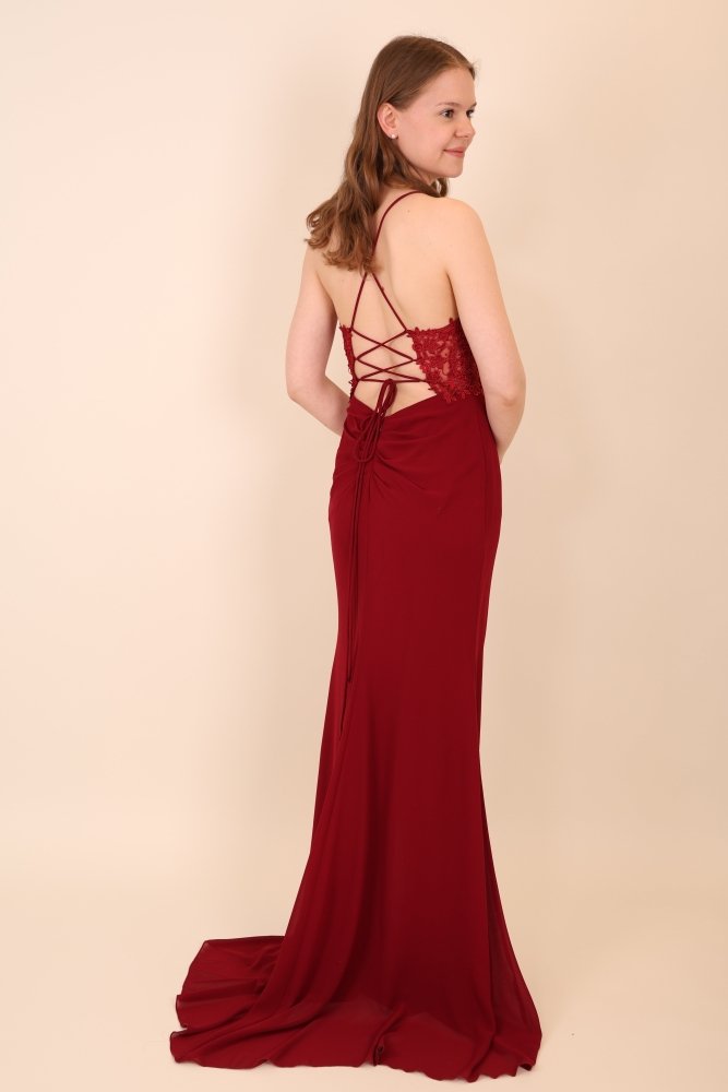 Chiffonkleid mit Spitzenoberteil, Schnürung & Schlitz, dunkelrot - Dein Kleiderladen