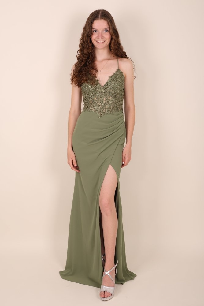 Chiffonkleid mit Spitzenoberteil, Schnürung & Schlitz, oliv - Dein Kleiderladen