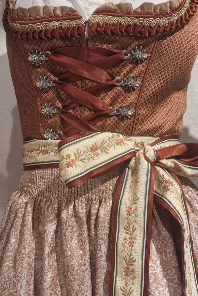 Dirndl Betty - Dein Kleiderladen