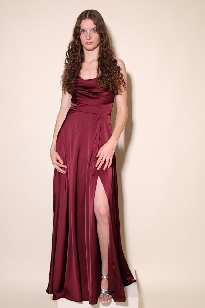 Langes Satin - Abendkleid mit Schlitz und Schnürung, dunkelrot - Dein Kleiderladen