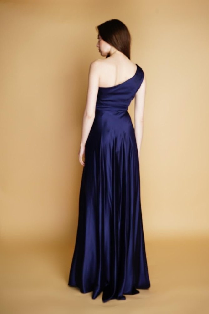 One Shoulder Satinkeid mit Raffungen - Dein Kleiderladen