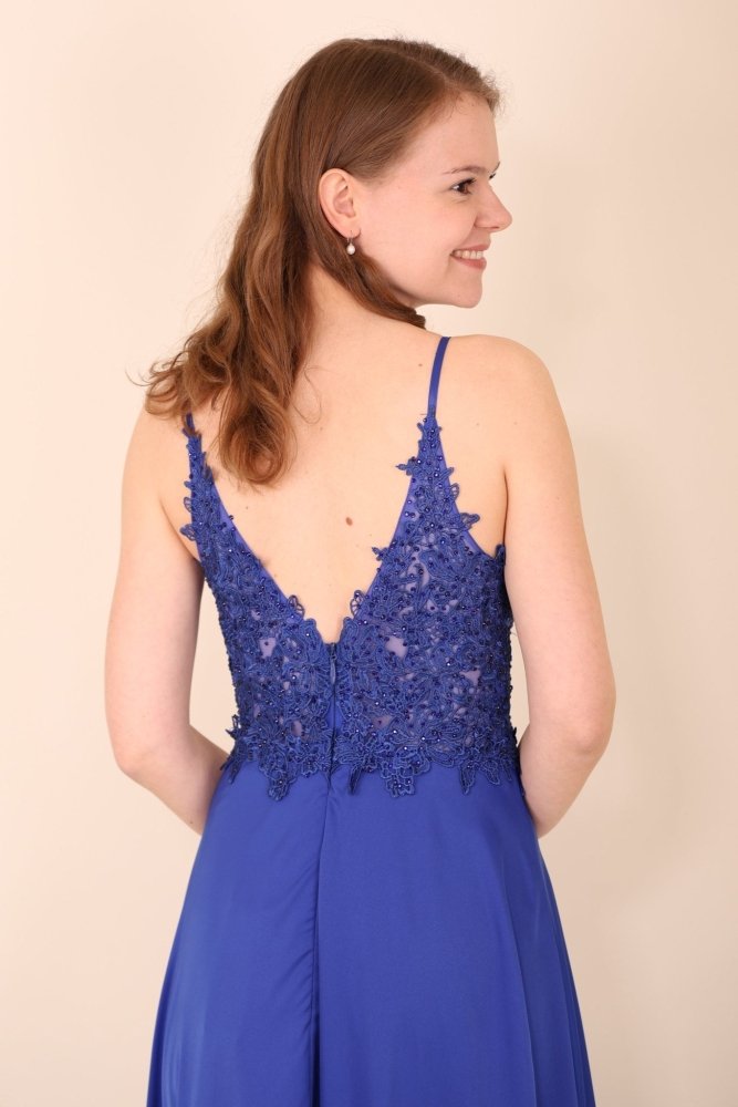 Satinkleid mit Spitze und Beinschlitz, royalblau - Dein Kleiderladen