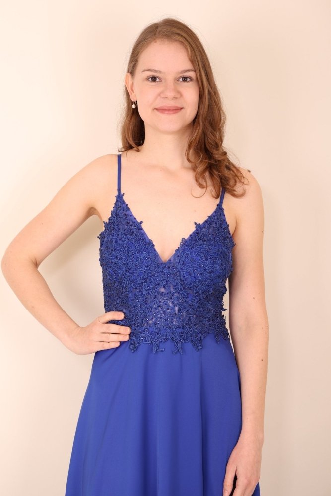 Satinkleid mit Spitze und Beinschlitz, royalblau - Dein Kleiderladen