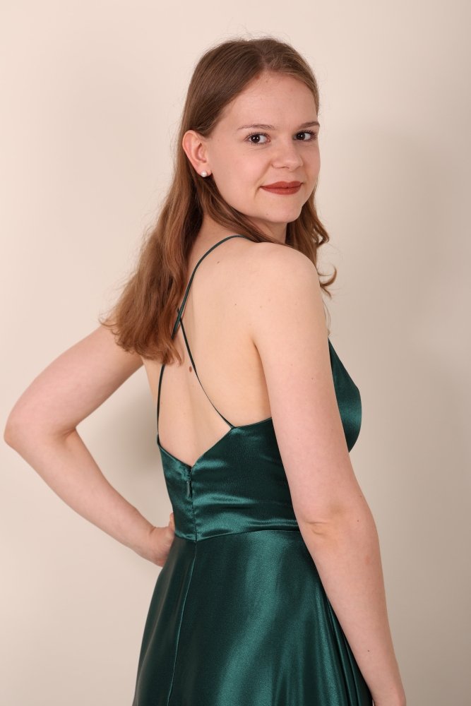 Satinkleid mit tiefem Herzausschnitt & Spaghettiträgern, dunkelgrün - Dein Kleiderladen
