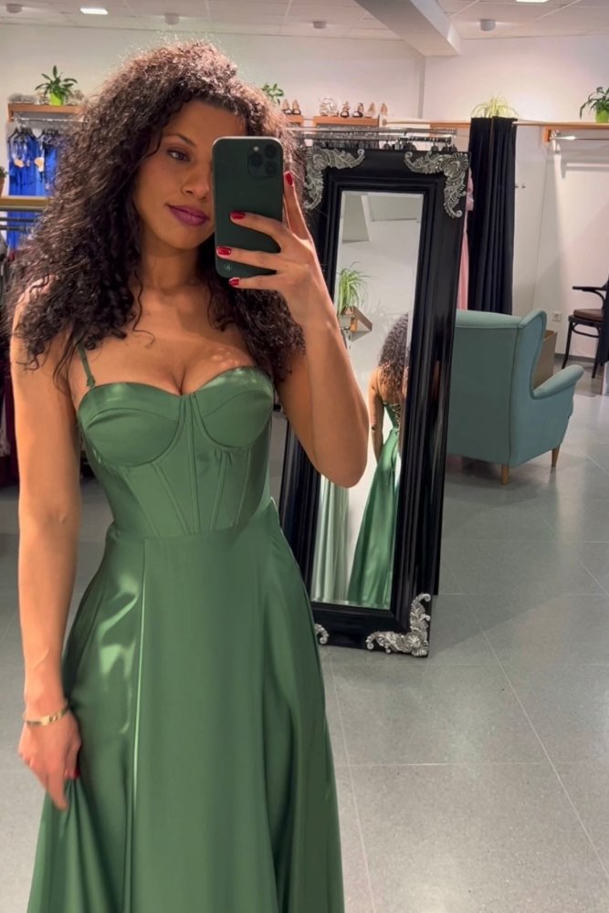 Ballkleid aus Satin mit Corsage & Schnürung, hellgrün - Dein Kleiderladen