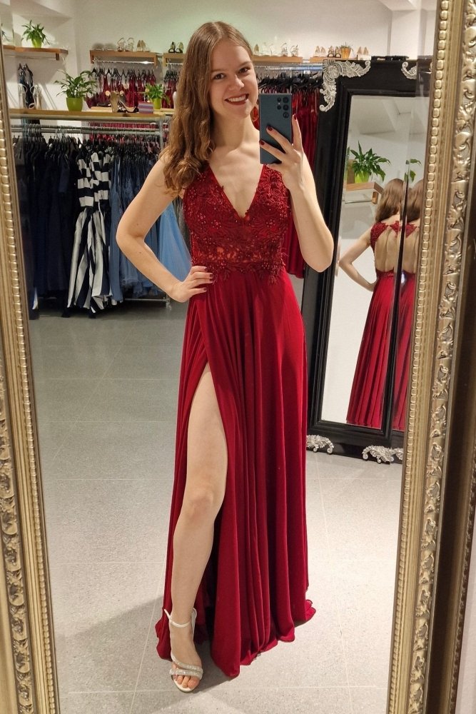 Abendkleid mit Rundrückenausschnitt, Spitze & Schlitz, dunkelrot - Dein Kleiderladen