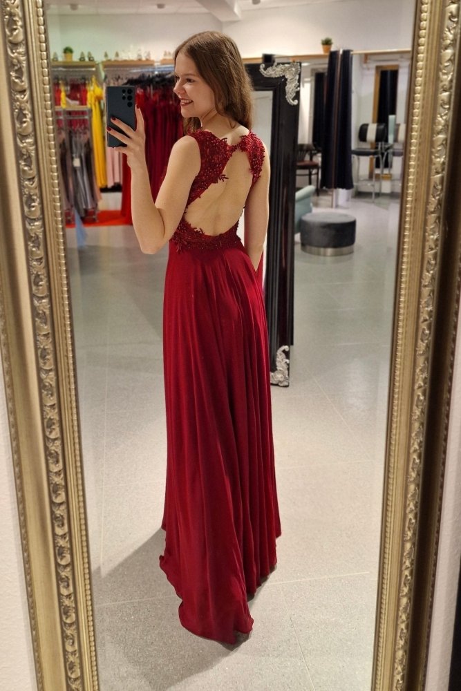 Abendkleid mit Rundrückenausschnitt, Spitze & Schlitz, dunkelrot - Dein Kleiderladen