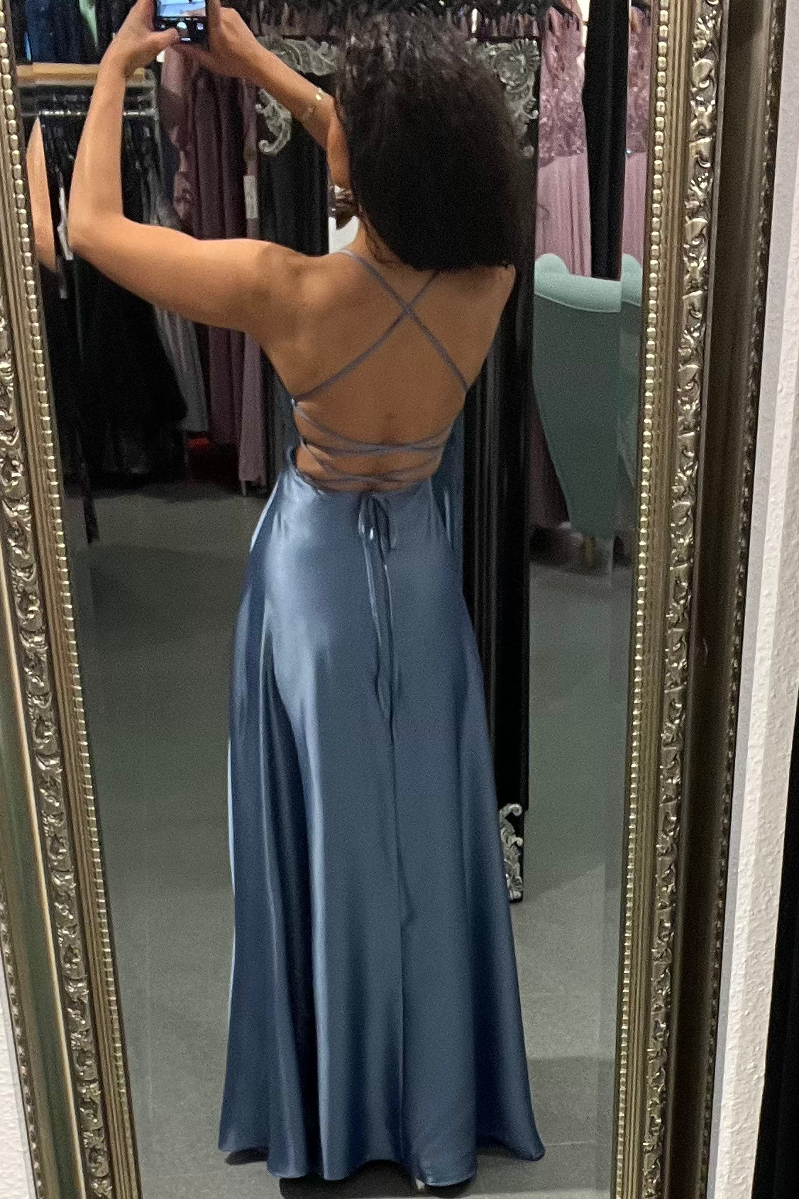 Ballkleid - Satin mit Schnürung, Schlitz und Wasserfallausschnitt, graublau - Dein Kleiderladen