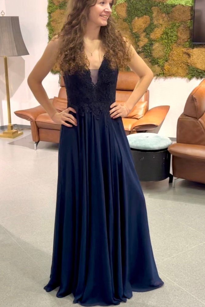 Langes Kleid mit feiner Spitze und tiefem Rückenausschnitt, marineblau - Dein Kleiderladen