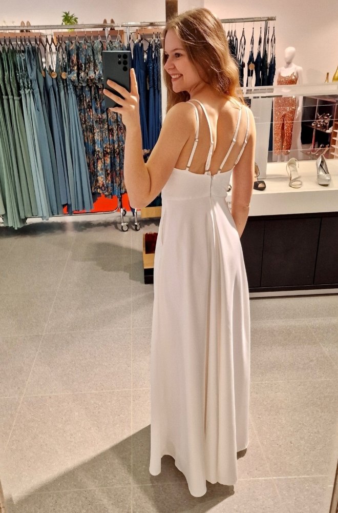 schlichtes Ballkleid aus Satin mit ausgefallenem Rücken - Dein Kleiderladen