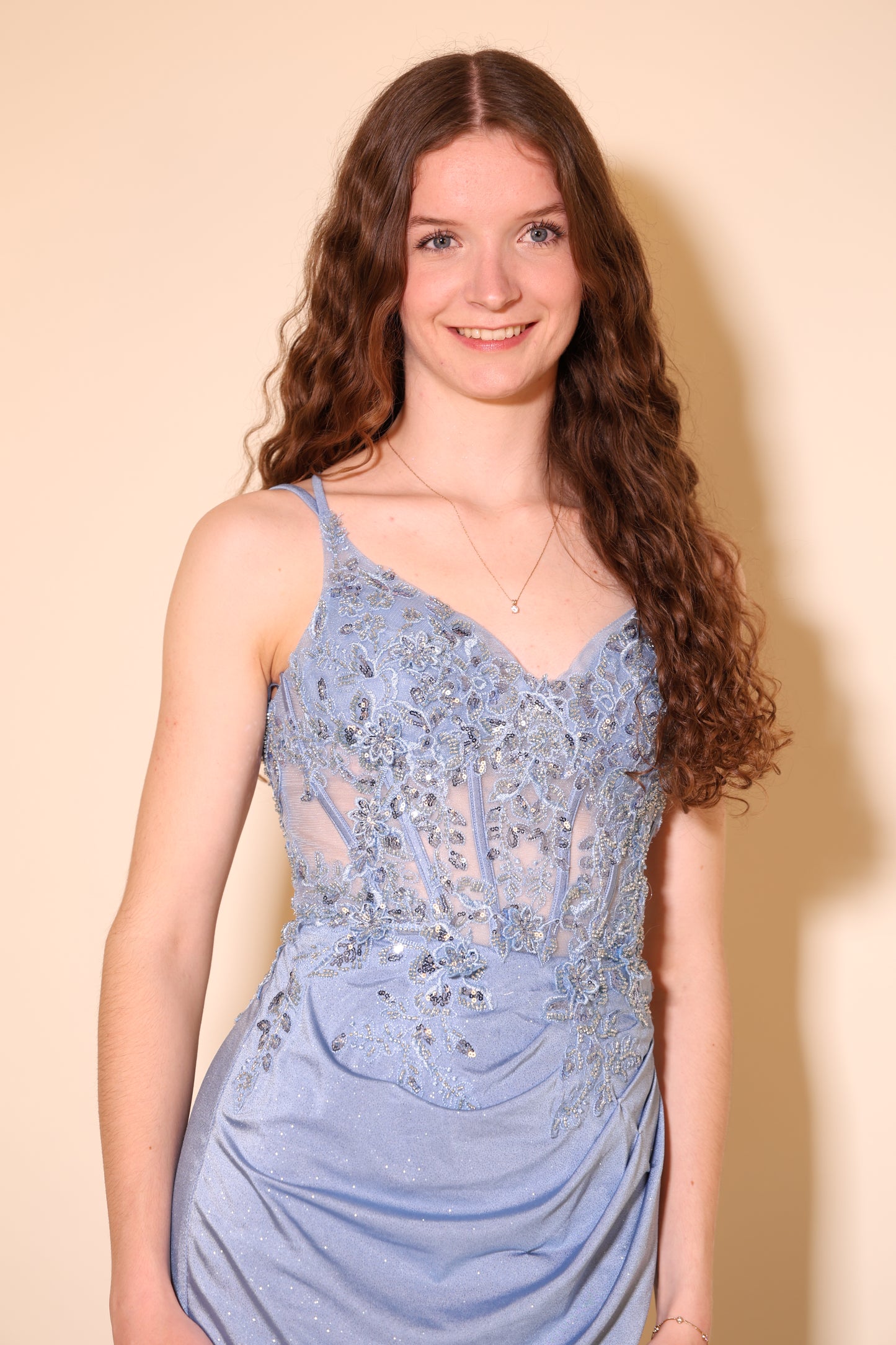 Glitzer-Abendkleid mit Corsage, Schnürung & Schlitz, hellblau