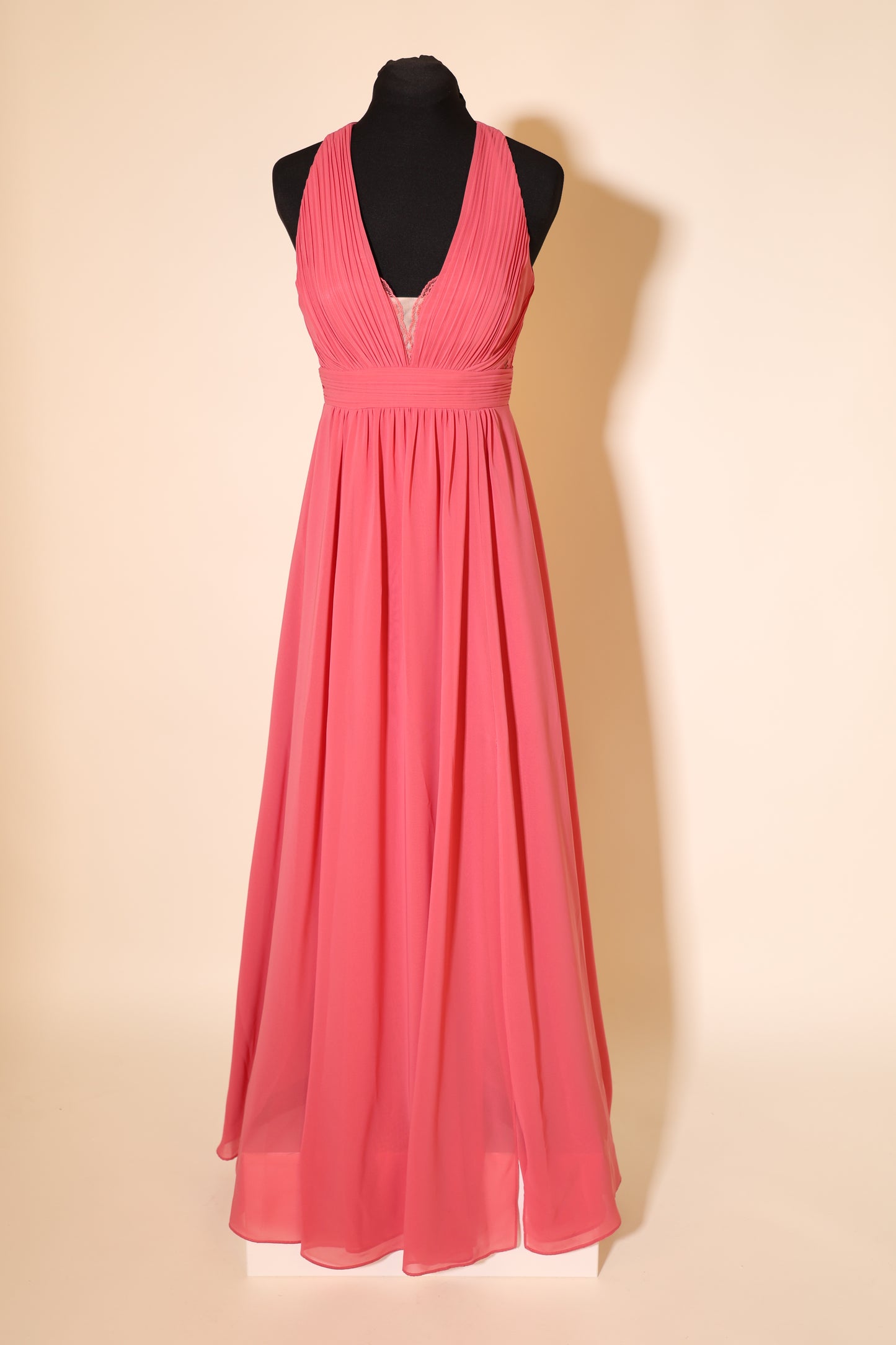 Second Hand schlichtes Chiffonkleid mit besonderem Rückenausschnitt, pink