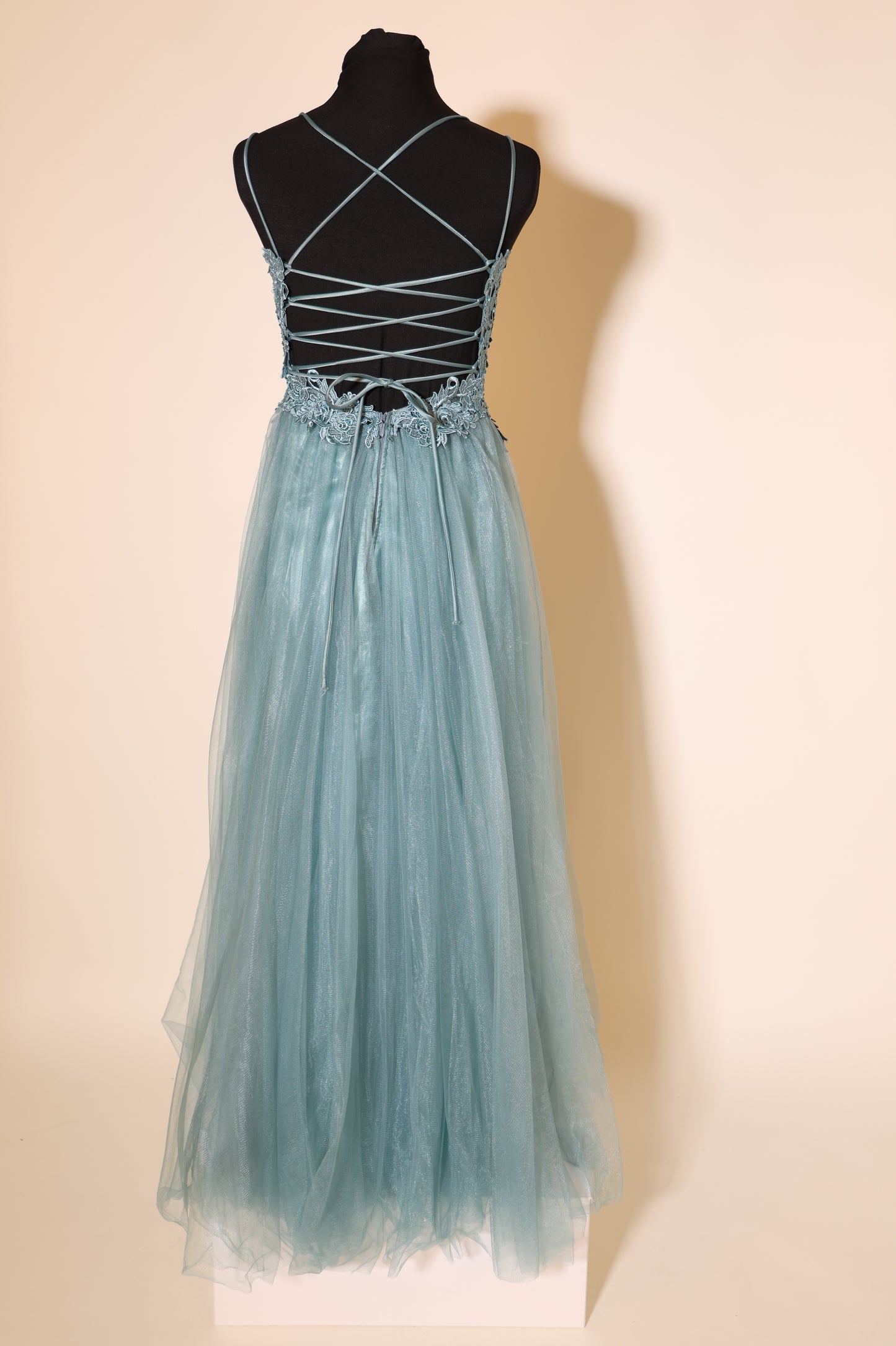 Second Hand Tüllkleid mit besonderer Rückenschnürung, ozeanwelle