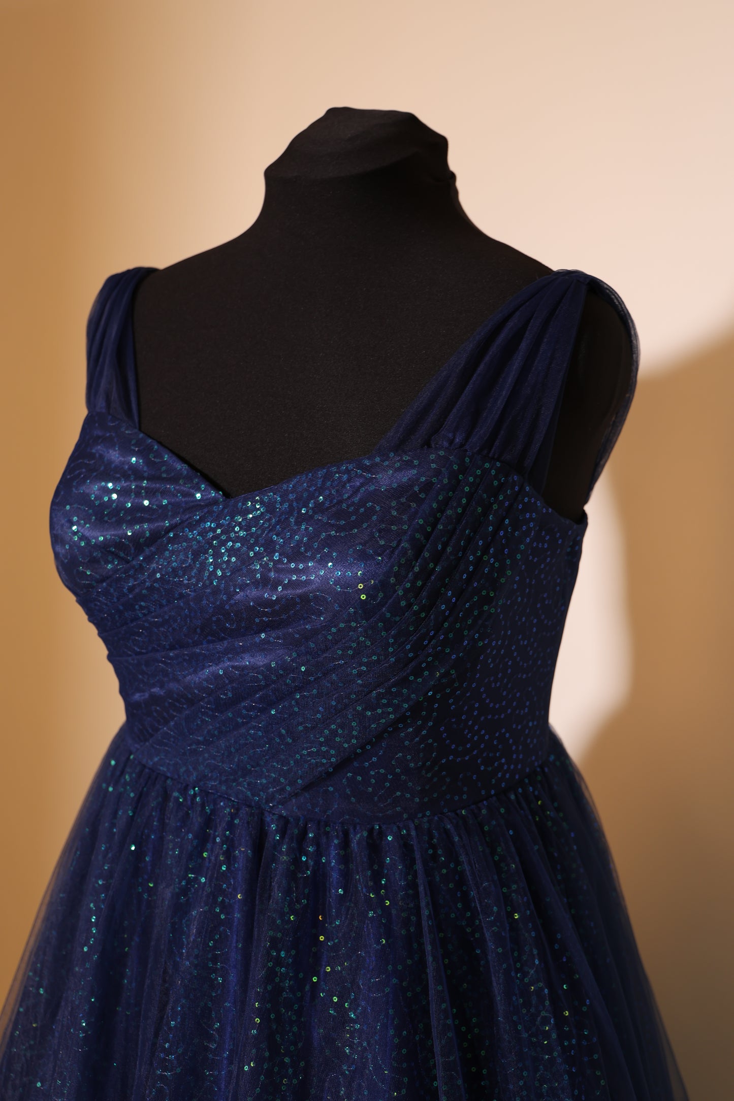 Second Hand glitzerndes Tüllkleid mit Rückenschnürung, dunkelblau