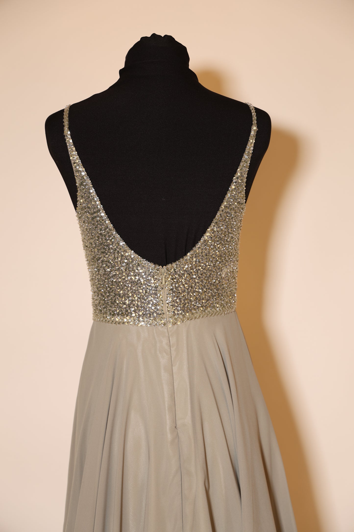 Second Hand elegantes Chiffonkleid mit Glitzeroberteil, oliv