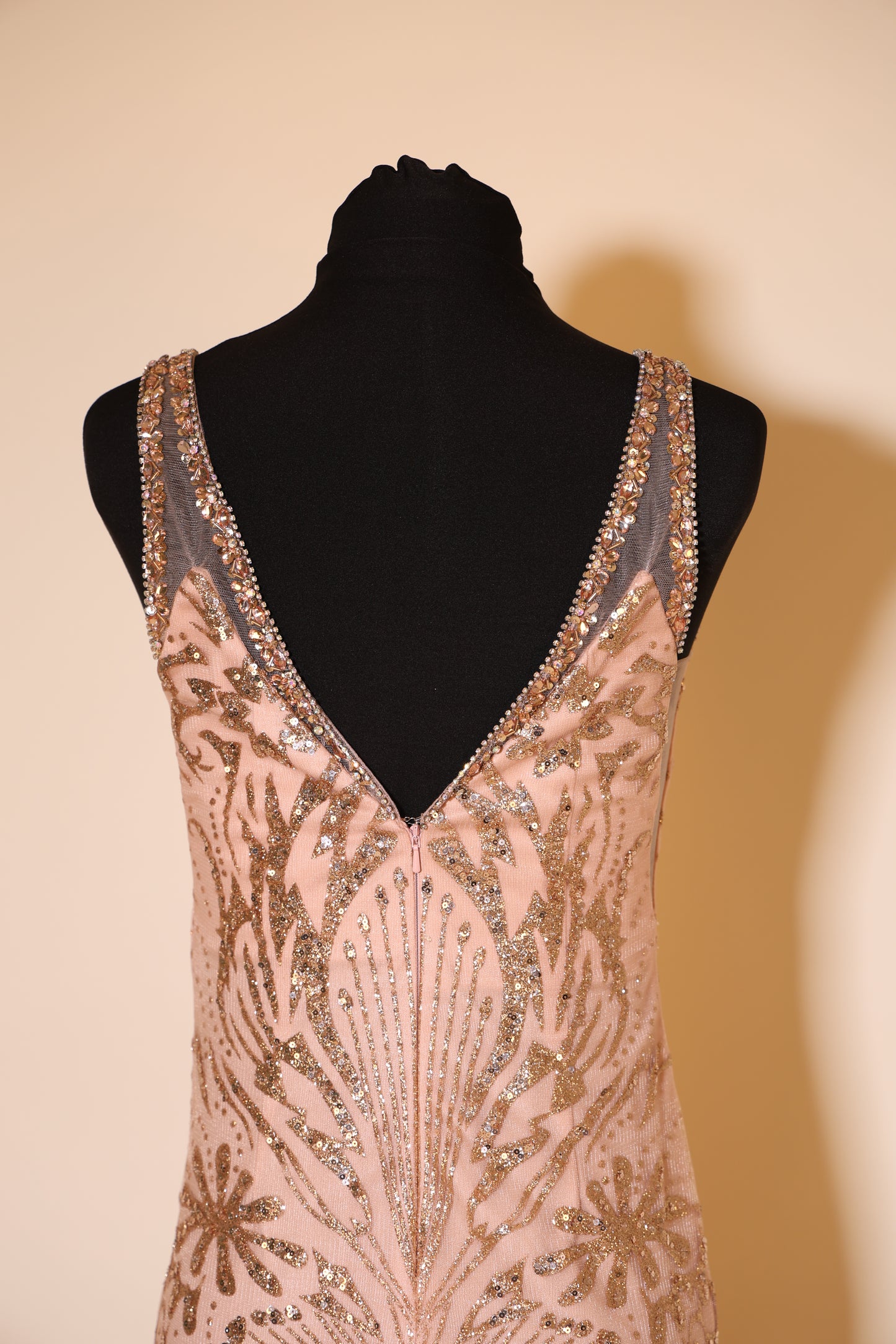 Second Hand enges, funkelndes Abendkleid, lachs/gold