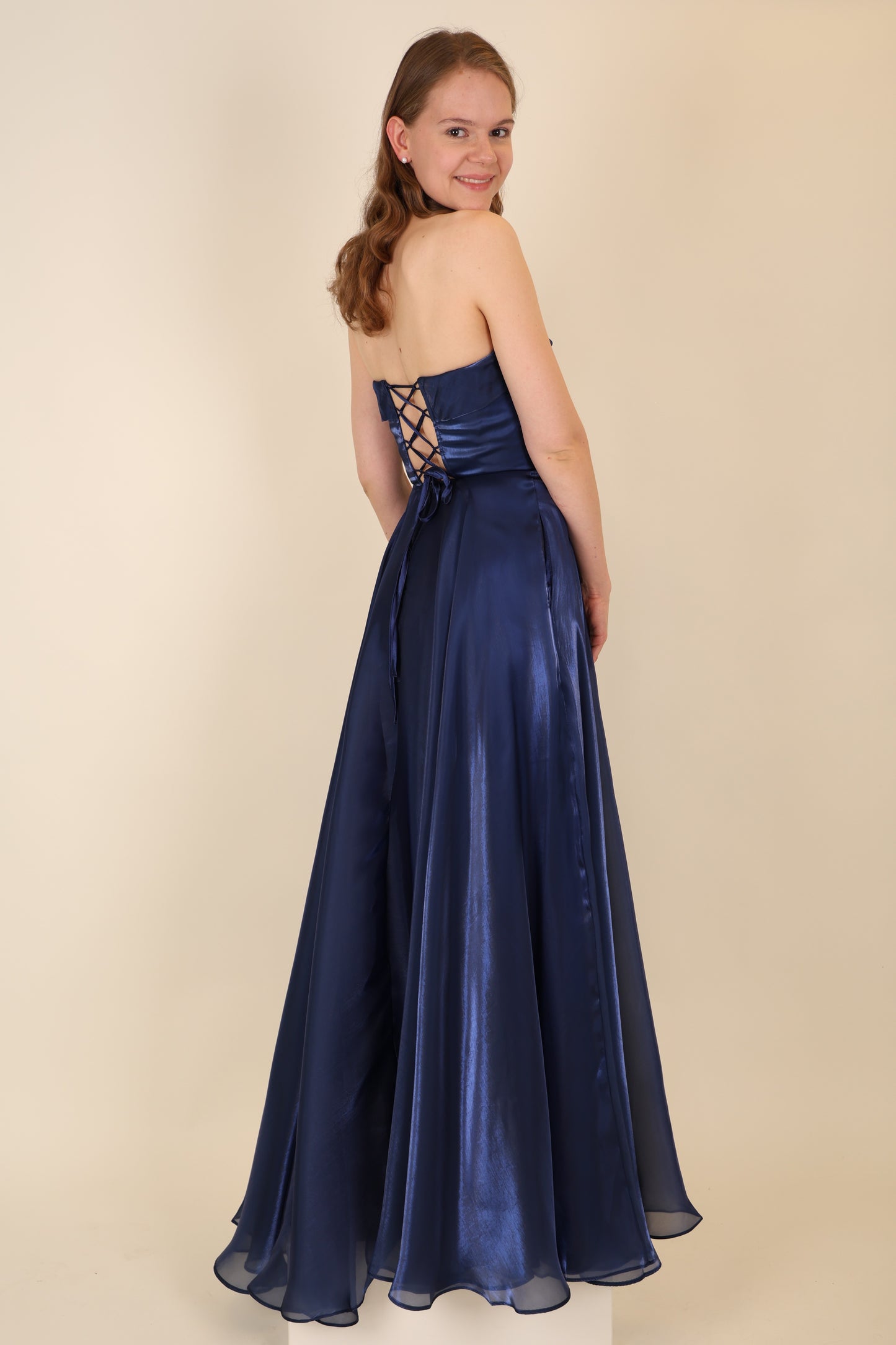 Trägerloses Abendkleid mit Rückenschnürung und Taschen, dunkelblau
