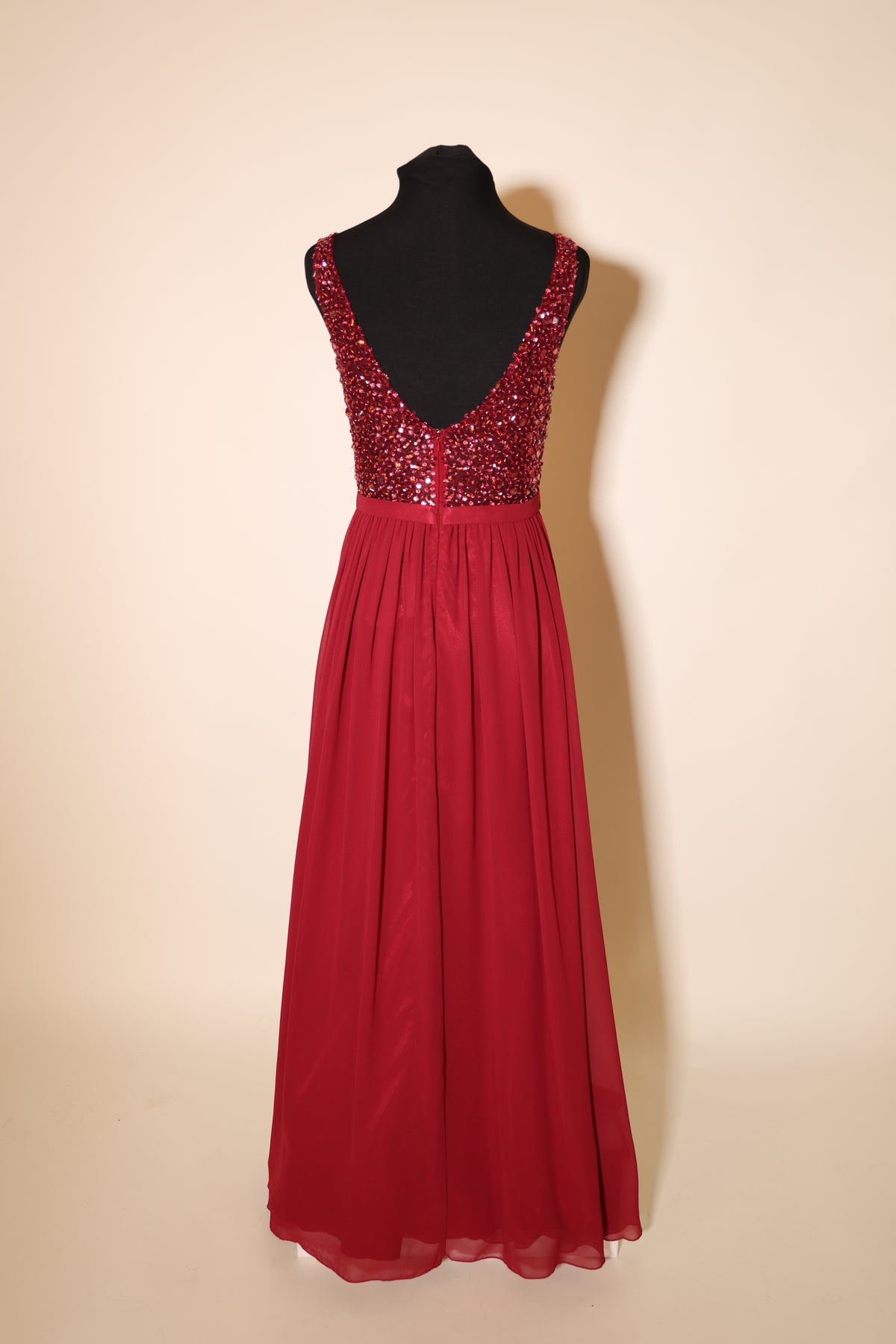 Second Hand Chiffonabendkleid mit funkelnden Glitzersteinen, dunkelrot