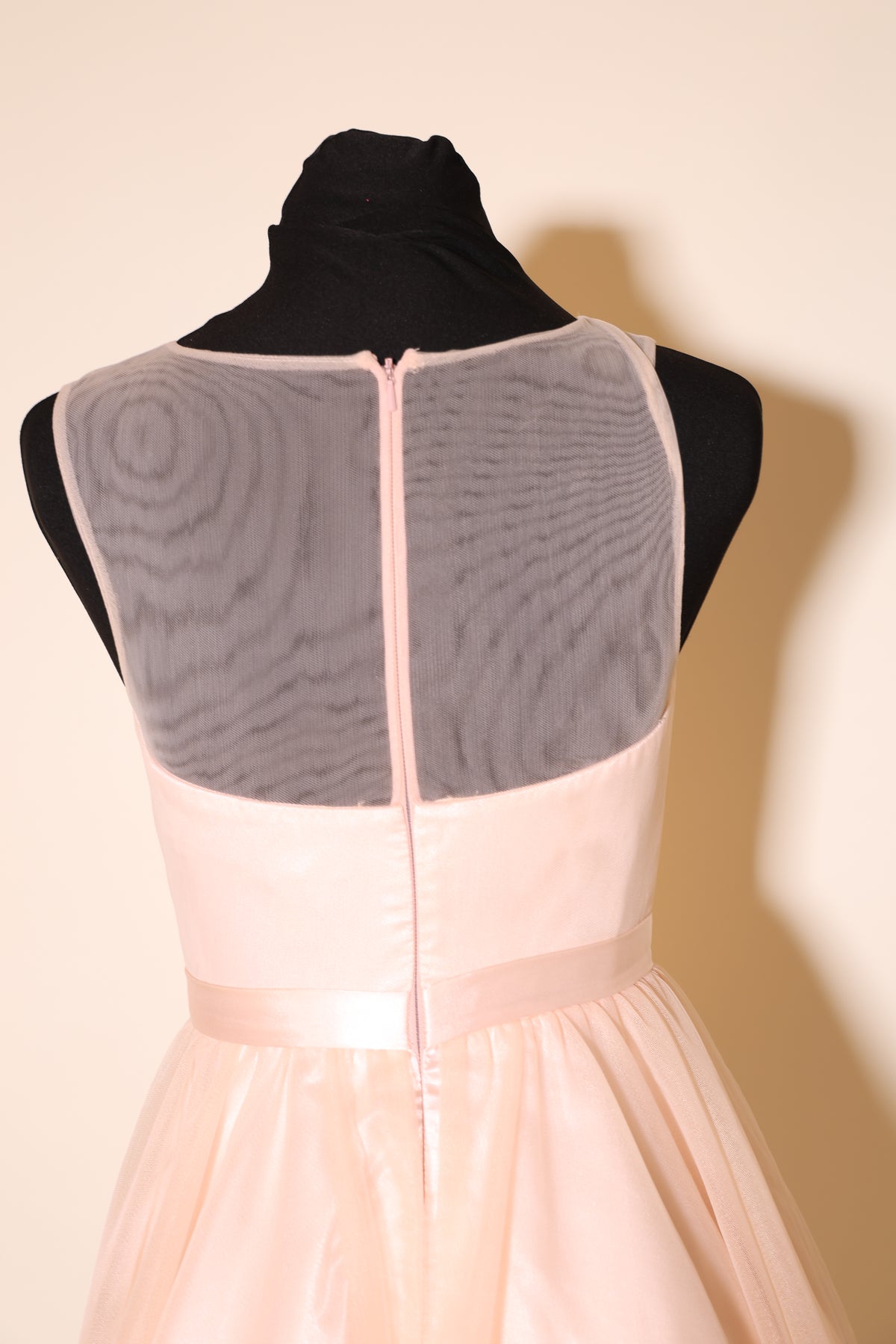 Second Hand kurzes Tüllkleid mit schimmerndem Unterrock, hellrosa