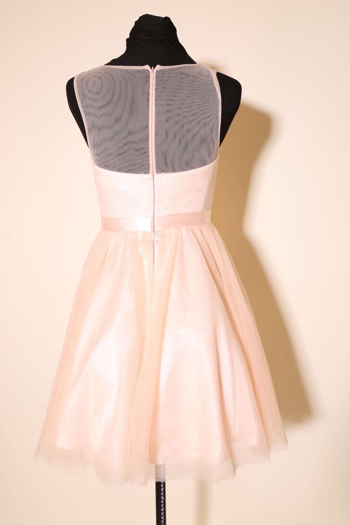 Second Hand kurzes Tüllkleid mit schimmerndem Unterrock, hellrosa