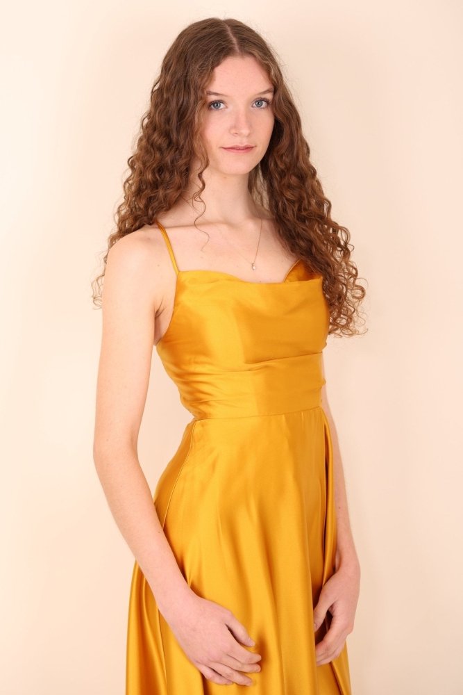 Ballkleid - Satin mit Schnürung, Schlitz und Wasserfallausschnitt, gold - Dein Kleiderladen