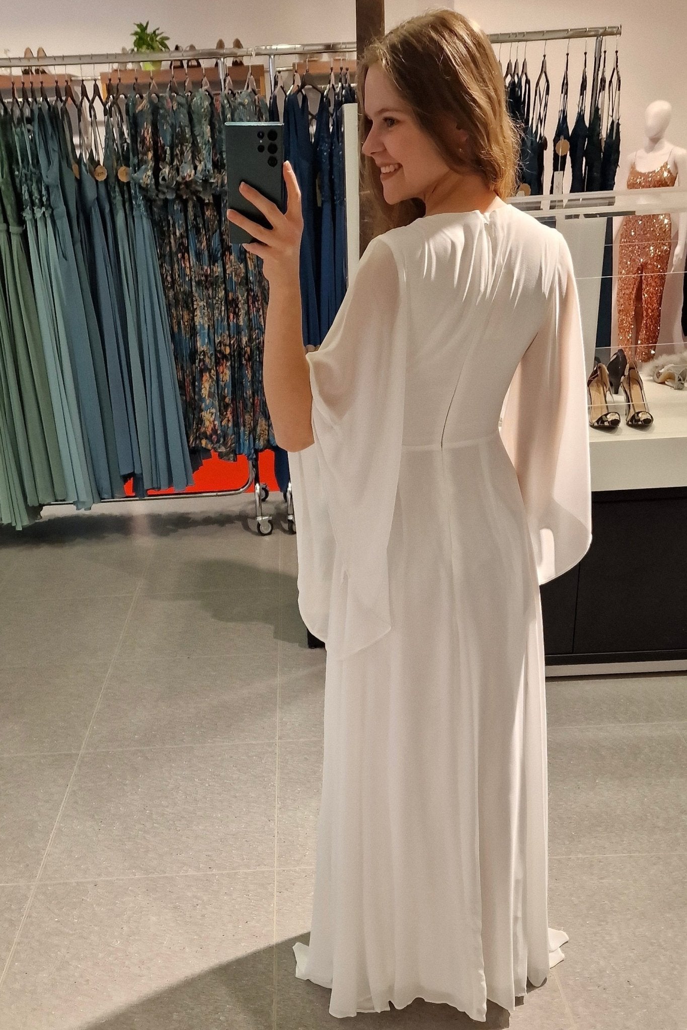 Brautkleid mit langen Ärmeln - Dein Kleiderladen