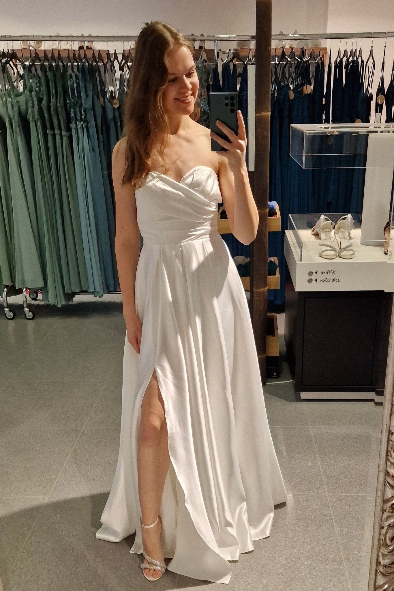 Brautkleid - Satin mit Schnürung - Dein Kleiderladen