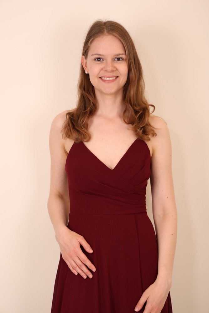 Chiffonkleid mit Schnürung, hohem Beinschlitz und Raffungen, dunkelrot - Dein Kleiderladen