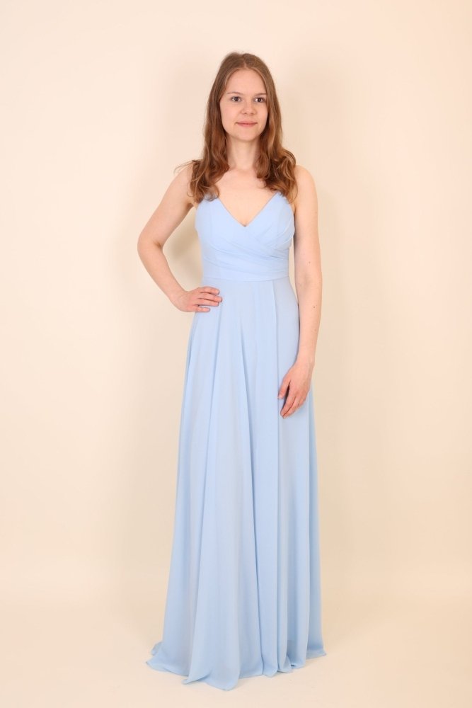 Chiffonkleid mit Schnürung, hohem Beinschlitz und Raffungen, hellblau - Dein Kleiderladen