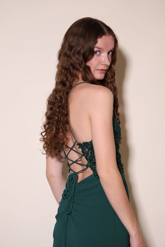 Chiffonkleid mit Spitzenoberteil, Schnürung & Schlitz, dunkelgrün - Dein Kleiderladen