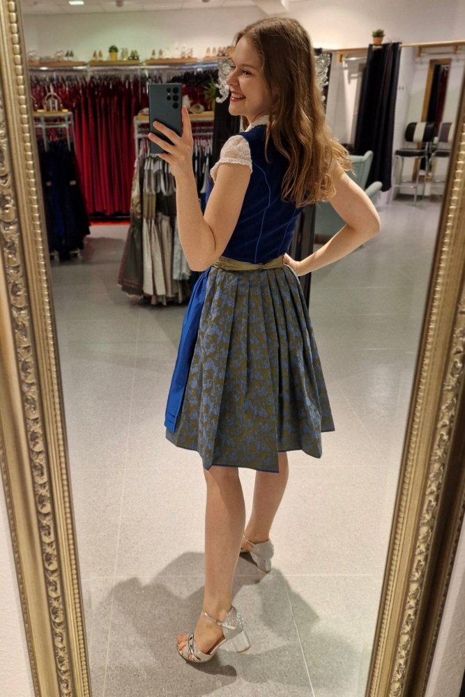 Dirndl Lore - Dein Kleiderladen