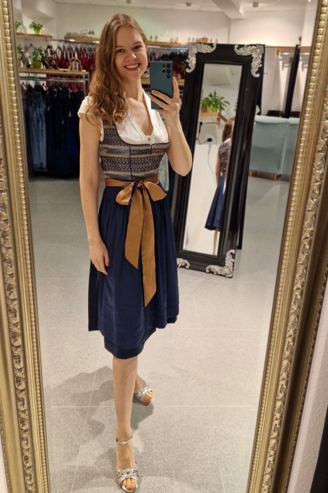 Dirndl Vreni - Dein Kleiderladen