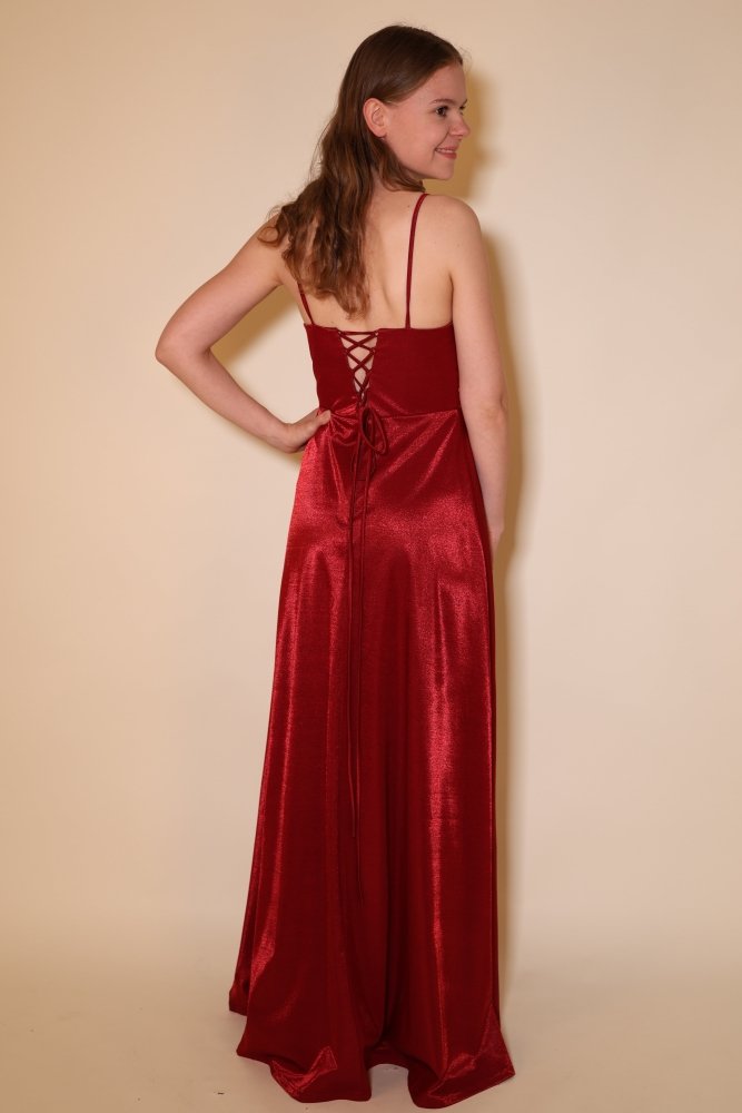 Funkelndes Abendkleid mit Drapierung, Rückenschnürung und Schlitz, Dunkelrot - Dein Kleiderladen
