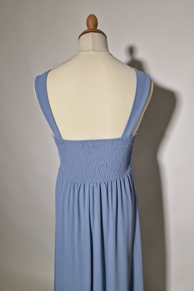 Große Größen Chiffonkleid mit V - Ausschnitt und Schlitz, hellblau - Dein Kleiderladen