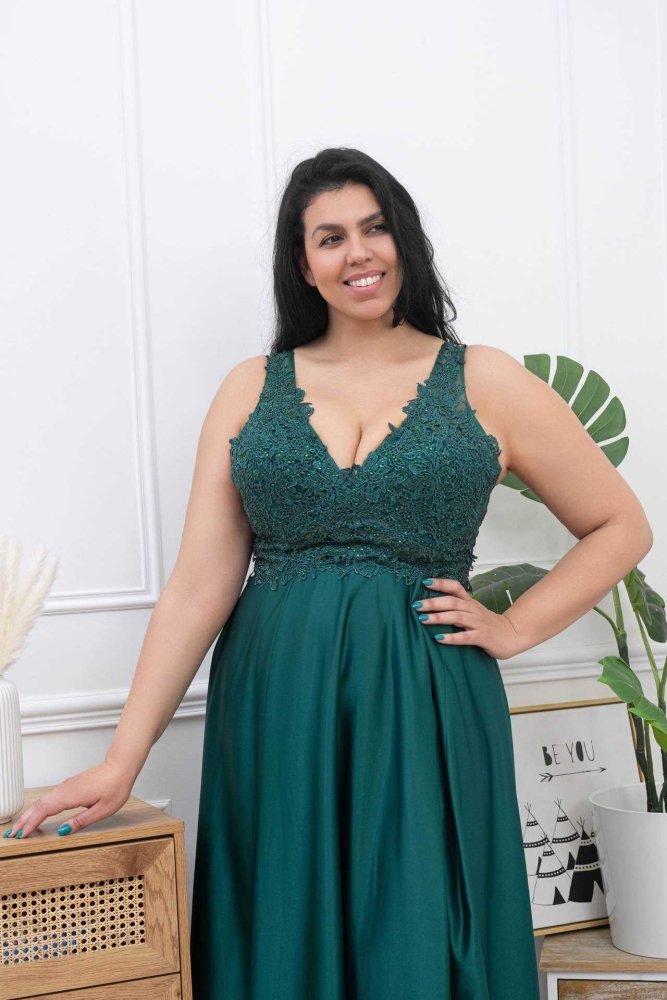 Große Größen Satinkleid mit V - Ausschnitt, Spitzenoberteil und Schlitz, dunkelgrün - Dein Kleiderladen