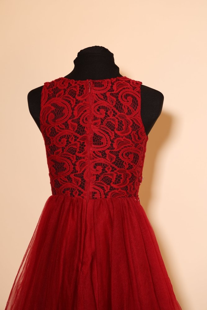 Kurzes, hochgeschlossenes Second Hand Tüllkleid, dunkelrot - Dein Kleiderladen