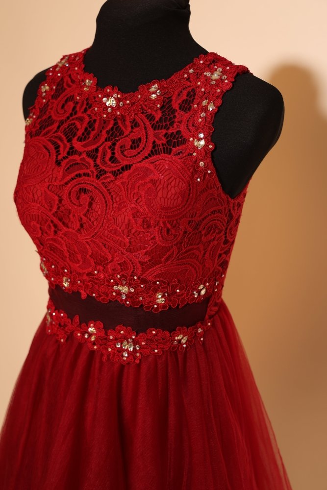 Kurzes, hochgeschlossenes Second Hand Tüllkleid, dunkelrot - Dein Kleiderladen