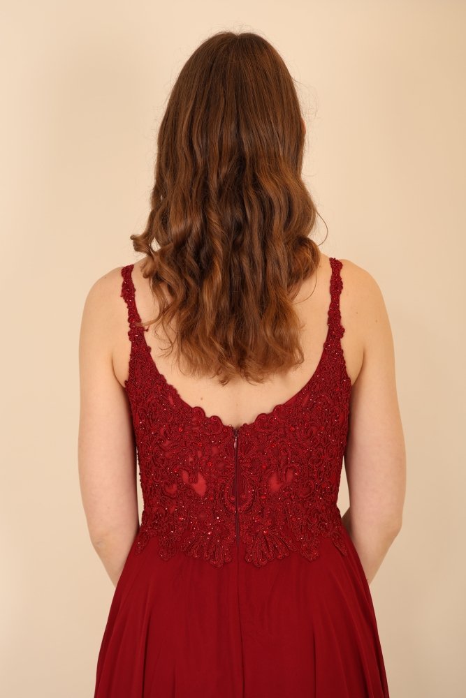 Langes Abendkleid mit Spitze und U - Ausschnitt, dunkelrot - Dein Kleiderladen