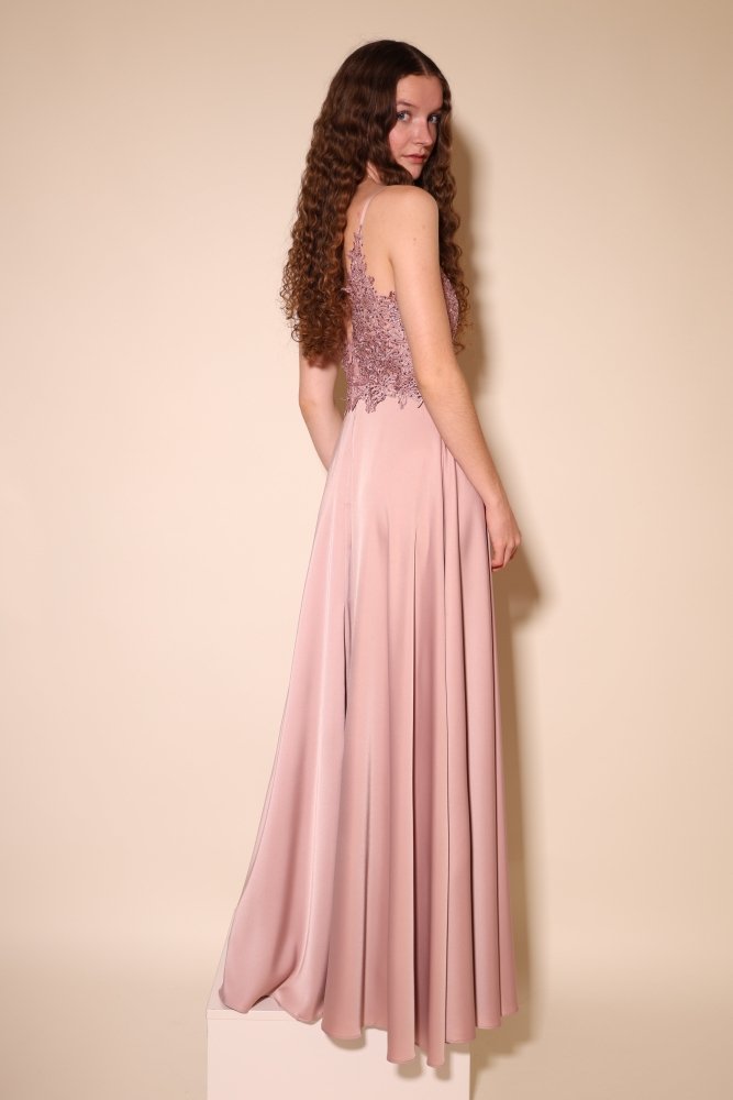 Langes Satinkleid mit Spitze und Schlitz, rosa - Dein Kleiderladen