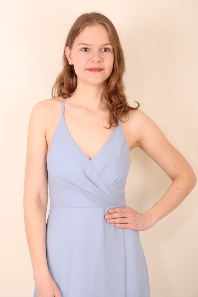 Langes schlichtes Ballkleid mit V - Ausschnitt, hellblau - Dein Kleiderladen