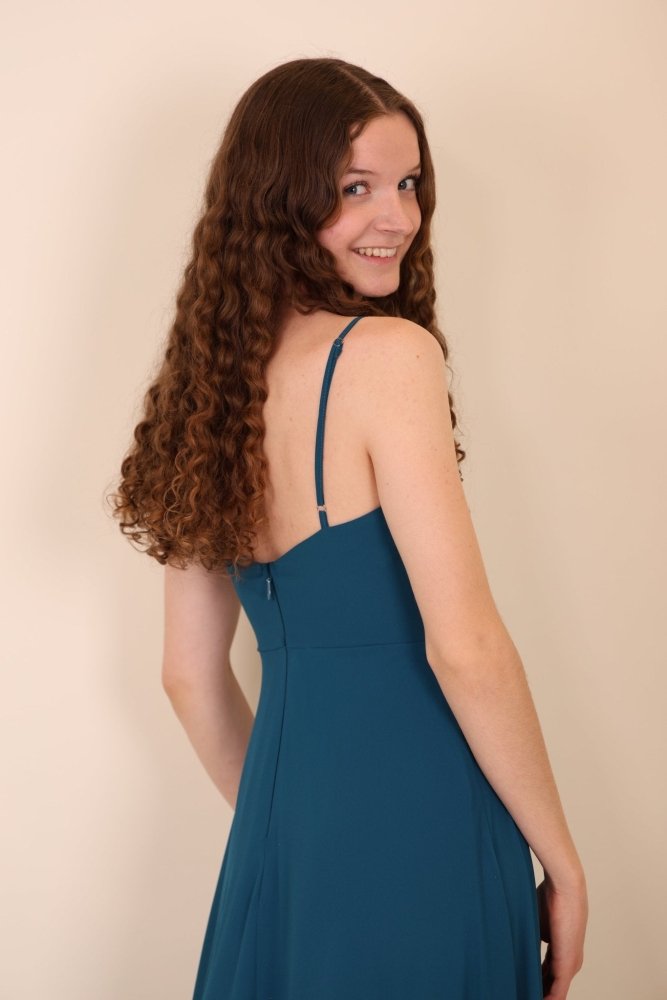 Langes schlichtes Kleid mit Schlitz mit elegantem Herzausschnitt, petrol - Dein Kleiderladen