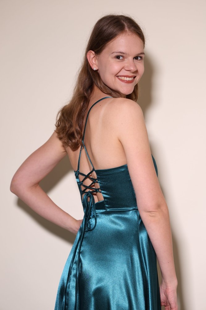 Satinkleid mit V - Ausschnitt, Schnürung und Schlitz, petrol - Dein Kleiderladen