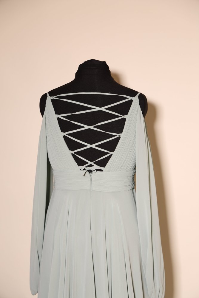 Second Hand Abendkleid mit tiefem V - Ausschnitt, langen Cape - Ärmeln und fließendem Chiffon - Maxirock, mint - Dein Kleiderladen