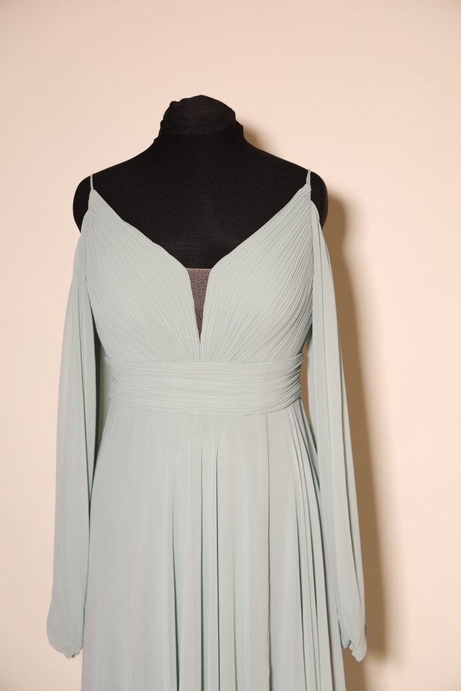 Second Hand Abendkleid mit tiefem V - Ausschnitt, langen Cape - Ärmeln und fließendem Chiffon - Maxirock, mint - Dein Kleiderladen